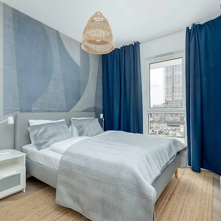 Stylish With River Views And Garage In By Renters Appartement