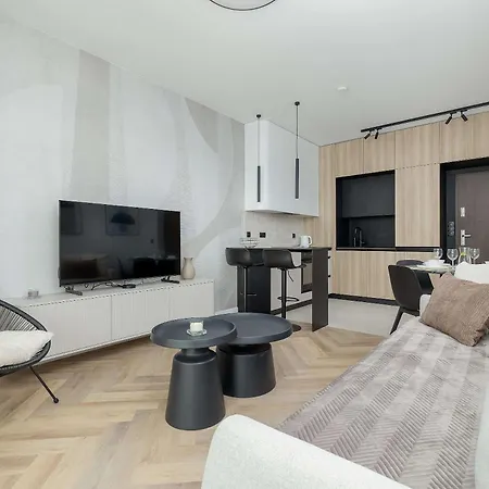 Stylish With River Views And Garage In By Renters * Szczecin