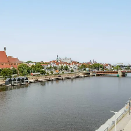 Appartement Stylish With River Views And Garage In By Renters