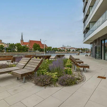 Appartement Stylish With River Views And Garage In By Renters
